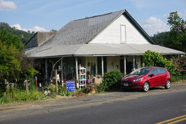 [Picture of Canova Store]